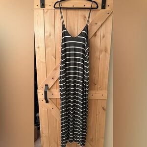 Zenana Outfitters Black and White Maxi Dress